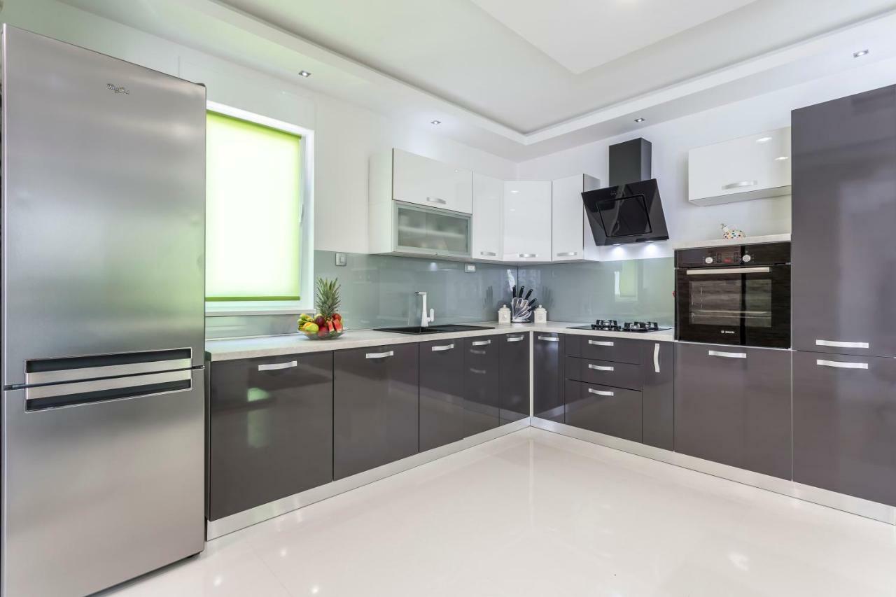 Sea Pearl Luxury Apartment ポドストラナ エクステリア 写真
