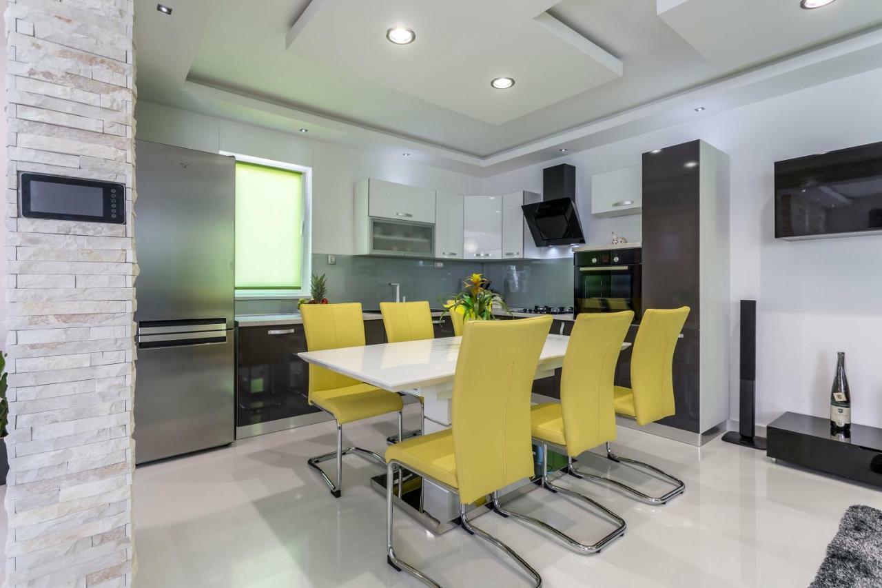 Sea Pearl Luxury Apartment ポドストラナ エクステリア 写真